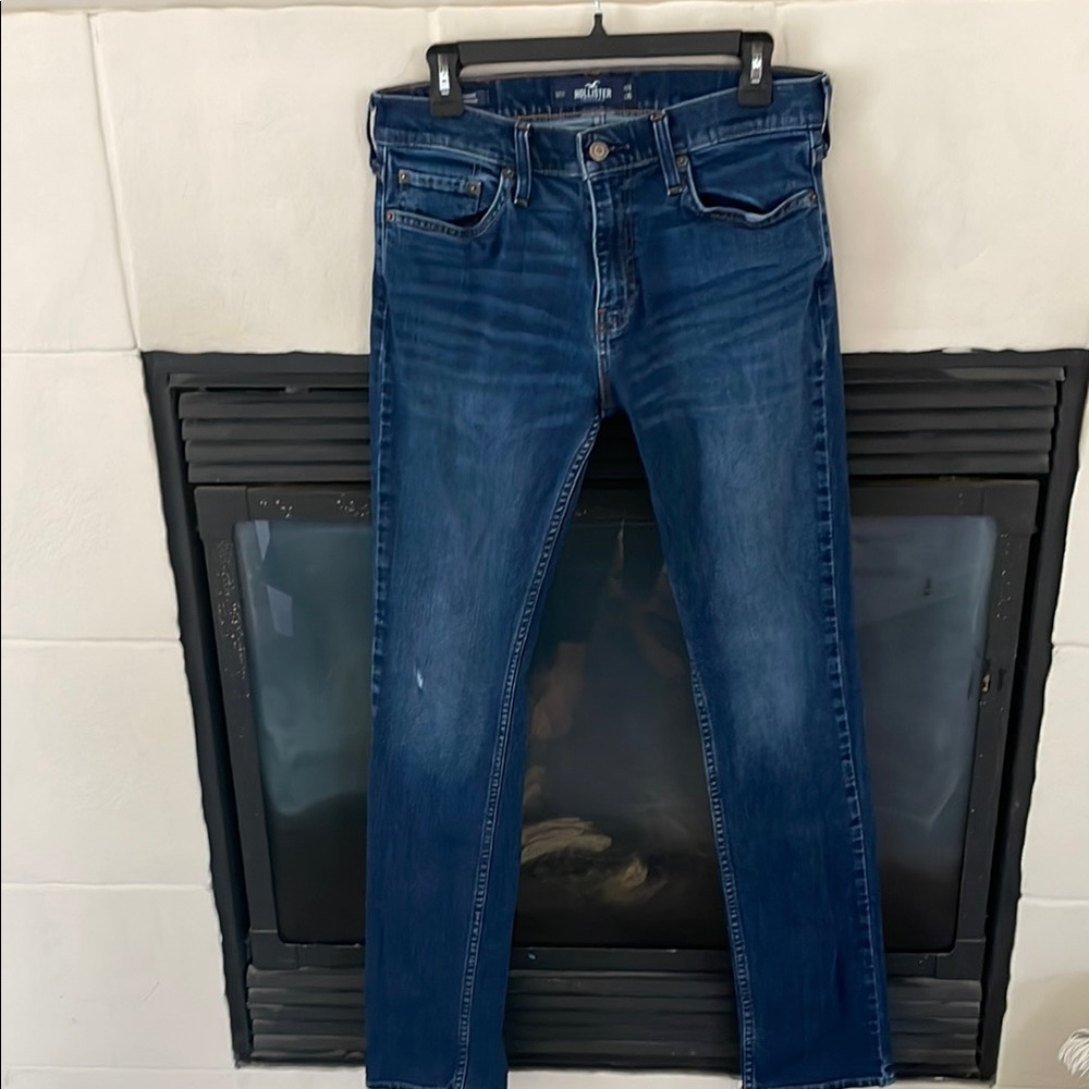 Hollister distressed Men's Blue Jeans